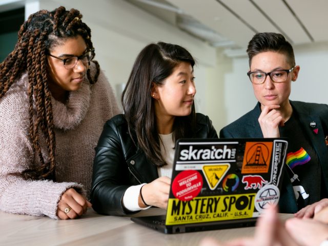 How to Protect Yourself in Digital Relationships